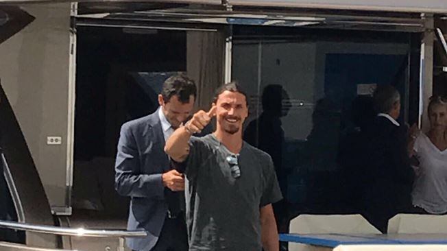 Ibrahimovic torna in Italia... a caccia di uno yacht superlusso