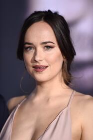 Dakota Johnson senza reggiseno per "50 Sfumature di Nero" 4