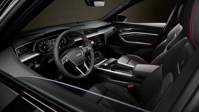 Audi Q8 e-tron edition Dakar, guarda tutte le foto 15