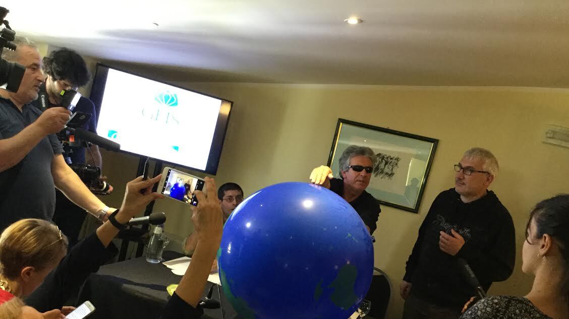 I terrapiattisti alla riscossa: "La Nasa? Come Disneyland"