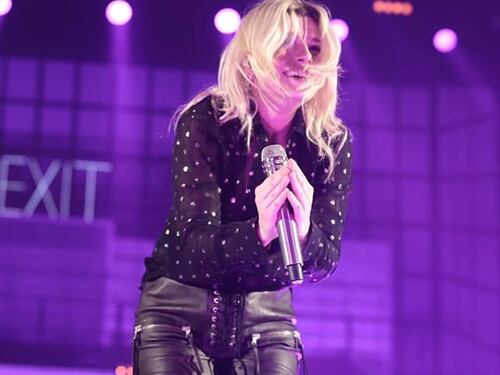 Emma in lacrime al concerto: "Io non odierò mai come voi"