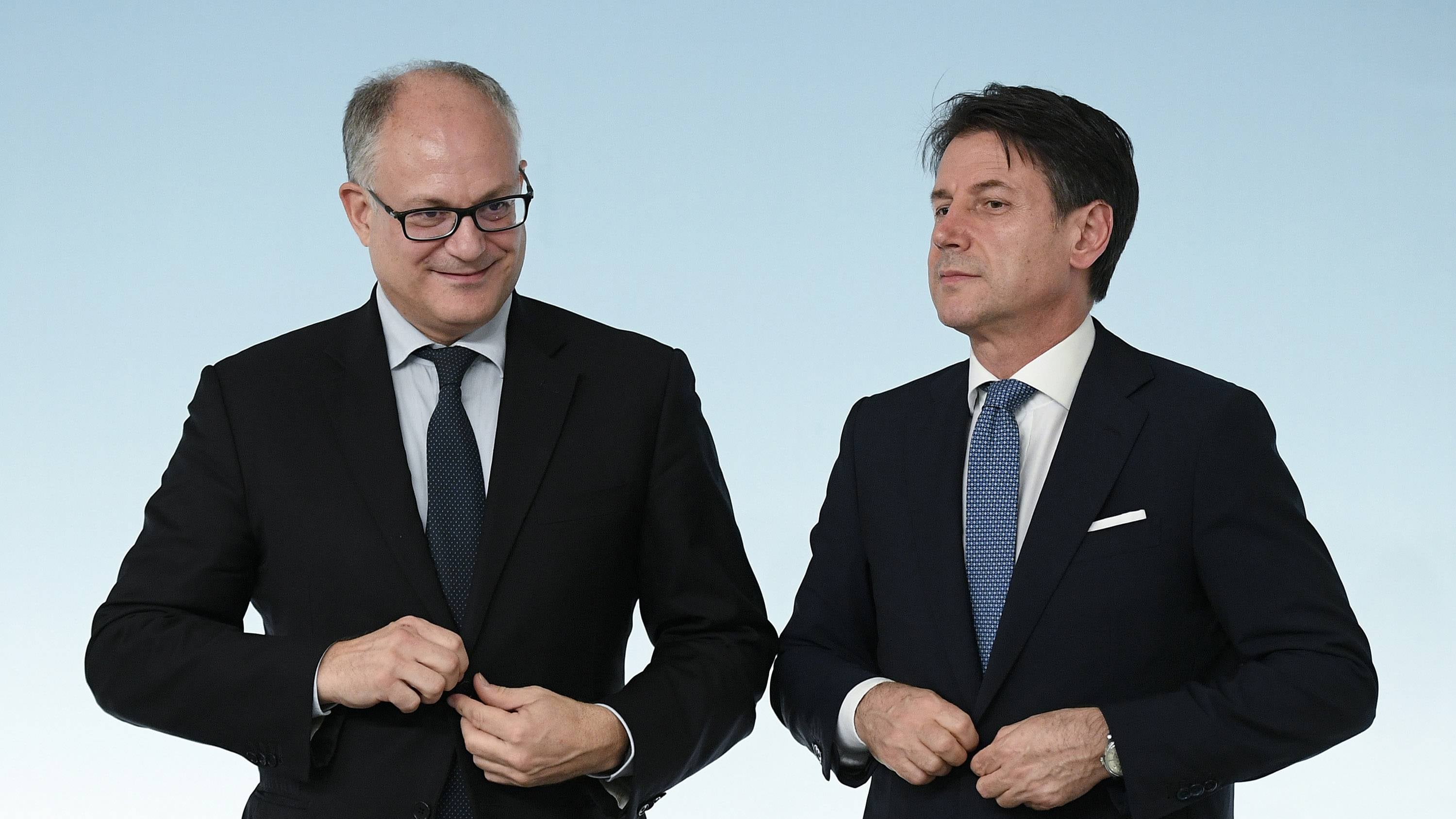 L'arte del rinvio di Conte: dribblati tutti i nodi grillini