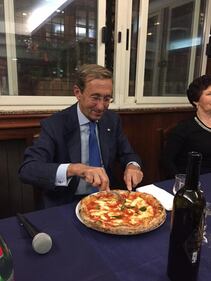 Gianfranco Fini, ma che pizza! 1