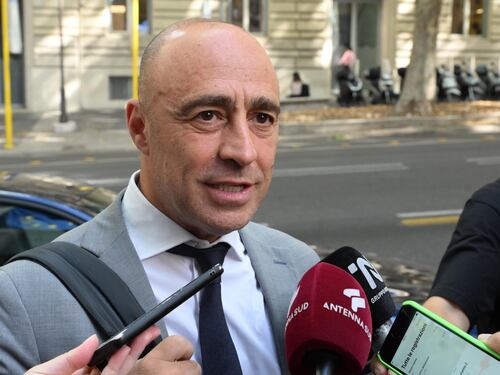 Ex Ilva, si dimette il sindaco di Taranto minacciato dagli ecotalebani