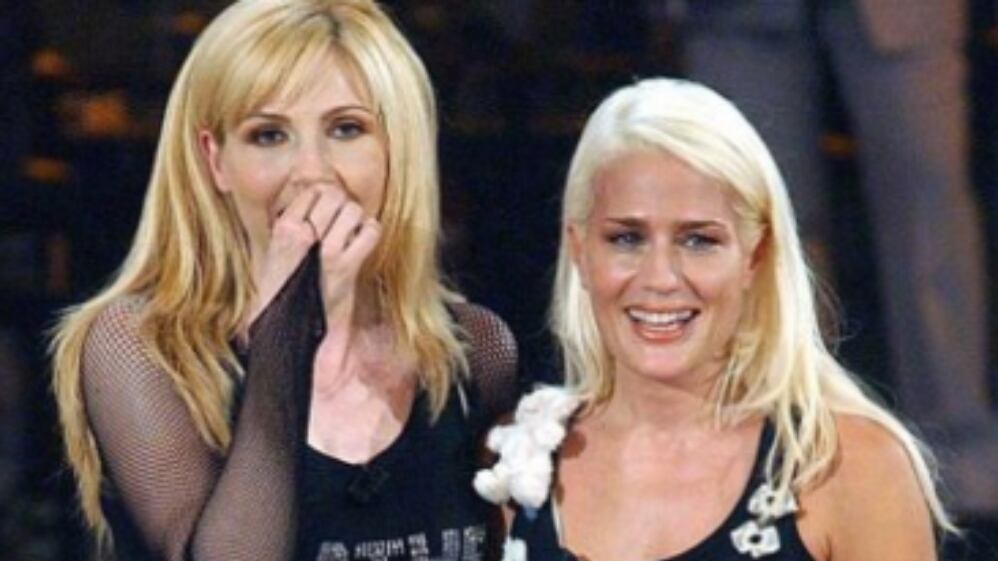 "Canti la canzone di Heather Parisi". La Cuccarini reagisce così