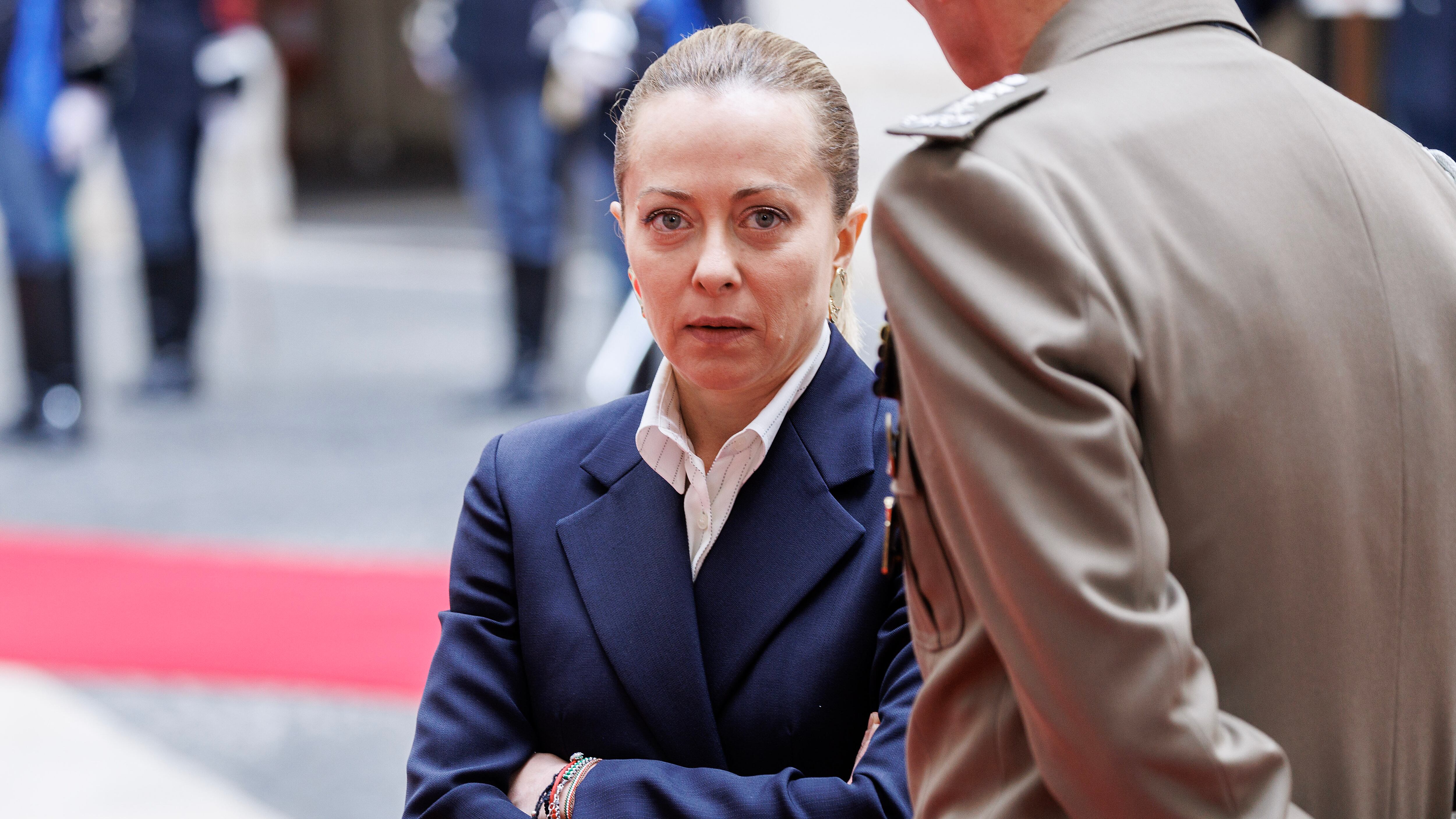 Dazi, scontro Usa-Ue su auto e industria. Meloni: "Momento difficile"