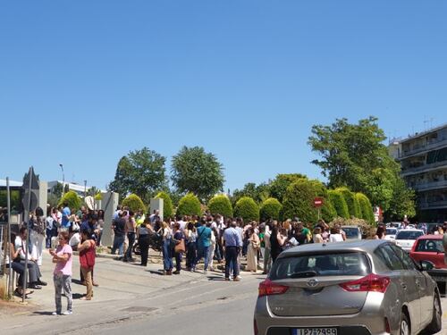 Atene, terremoto di magnitudo 5,3: black-out e gente in strada