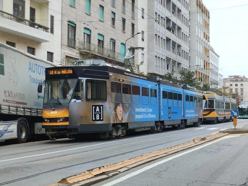 Corso di Porta Vittoria traffico bloccato 3