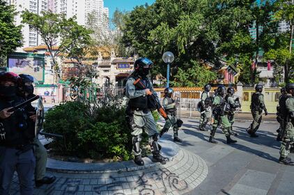 Hong Kong, la polizia assedia il Politecnico occupato 1