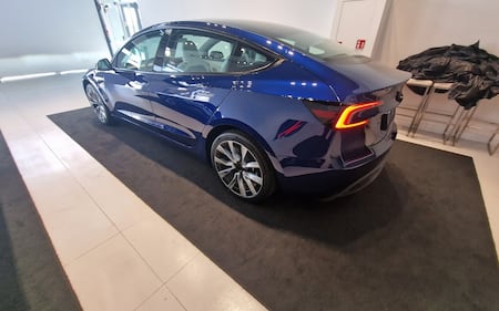 Tesla Model 3 restyling, guarda tutte le immagini 3