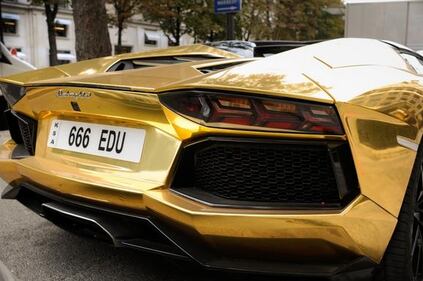 Una Lamborghini tutta d'oro 5