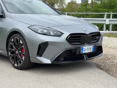 BMW M135i 2025: guarda la gallery della Serie 1 più cattiva di tutte 9