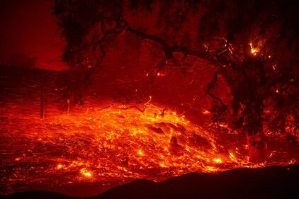 Inferno di fuoco in California 10