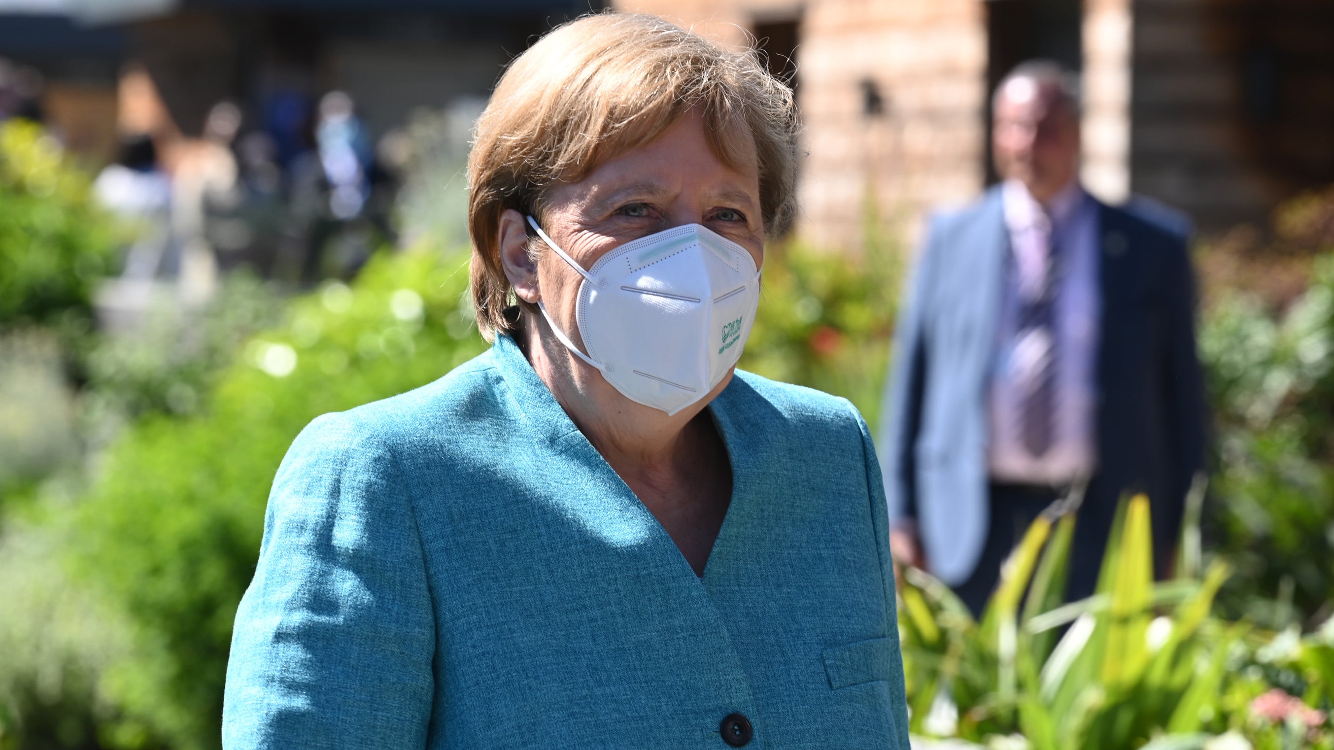 Merkel al supermercato: le rubano il portafoglio
