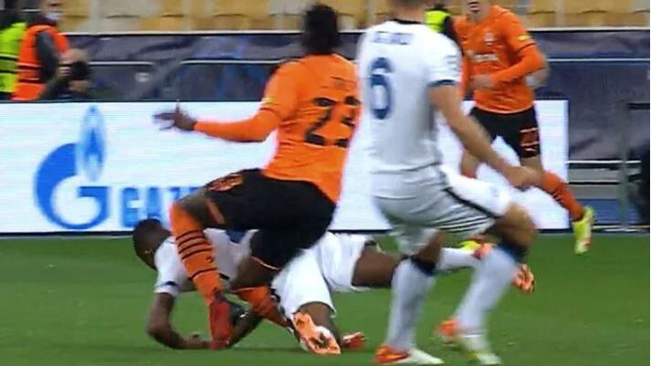 L'Inter non sfonda con lo Shakhtar. Infortunio choc per Traoré