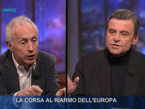"Ami i totalitarismi", "Calunniatore, non capisci un c...o". Scontro tra Calenda e Travaglio