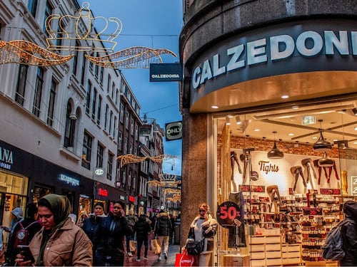 Dopo quasi 40 anni Calzedonia cambia nome, come sarà e chi l'ha scelto