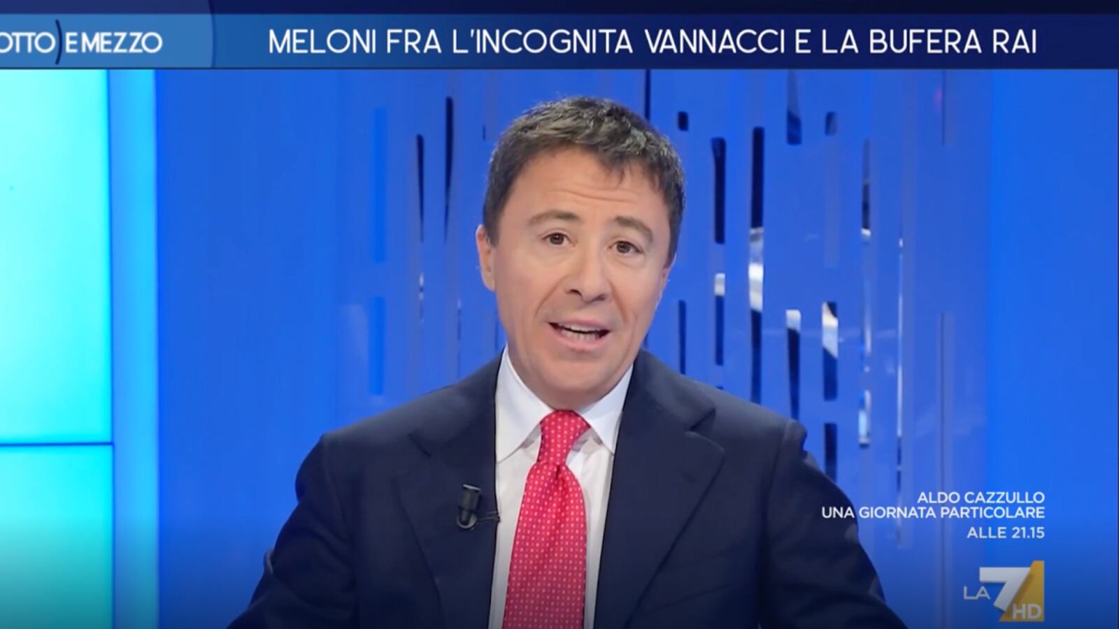 “Favorisce la sinistra...”. Bocchino smonta Vannacci in diretta