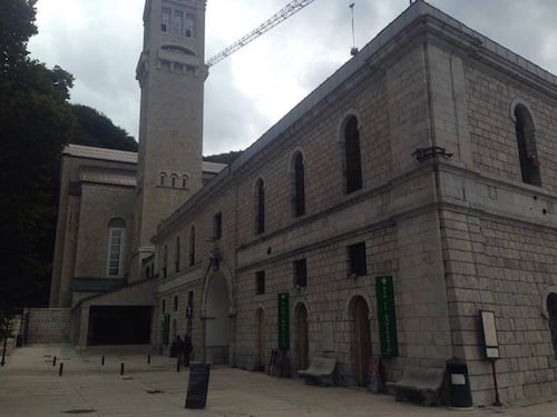 Furto sacrilego a Montevergine, rubati i gioielli della Madonna