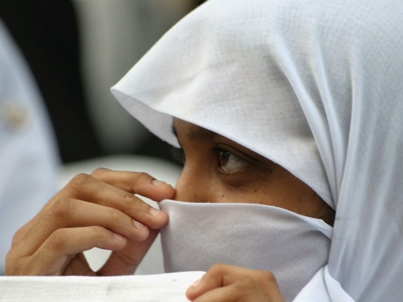 “Il velo integrale non è prescritto dal Corano”. Così l’imam smonta la narrazione islamica. Ma in Austria si temono scontri