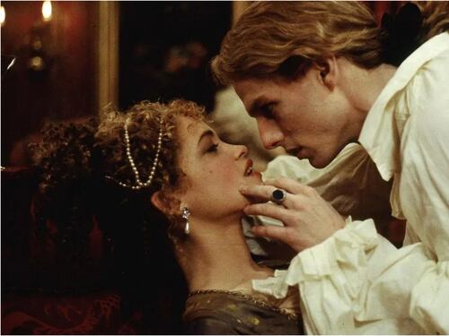 Dimenticate Twilight, ora i vampiri cercano il Sacro Graal