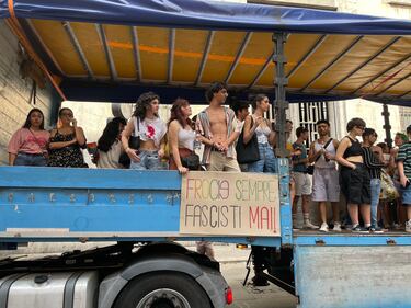 Uomini vestiti da cani, utero in affitto e maternità surrogata. Ecco il Gay Pride di Palermo 14