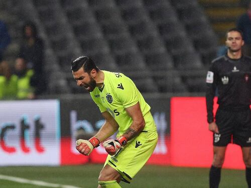 La moglie di Rui Patricio: "Sesso vietato ai calciatori? Allora fate da soli"