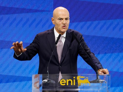 Descalzi: “L’Eni mai così forte”. Possibile un extra dividendo
