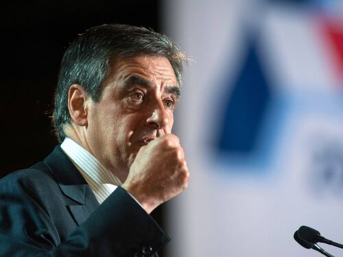 Francia, Fillon ancora sotto accusa per i fondi ai senatori
