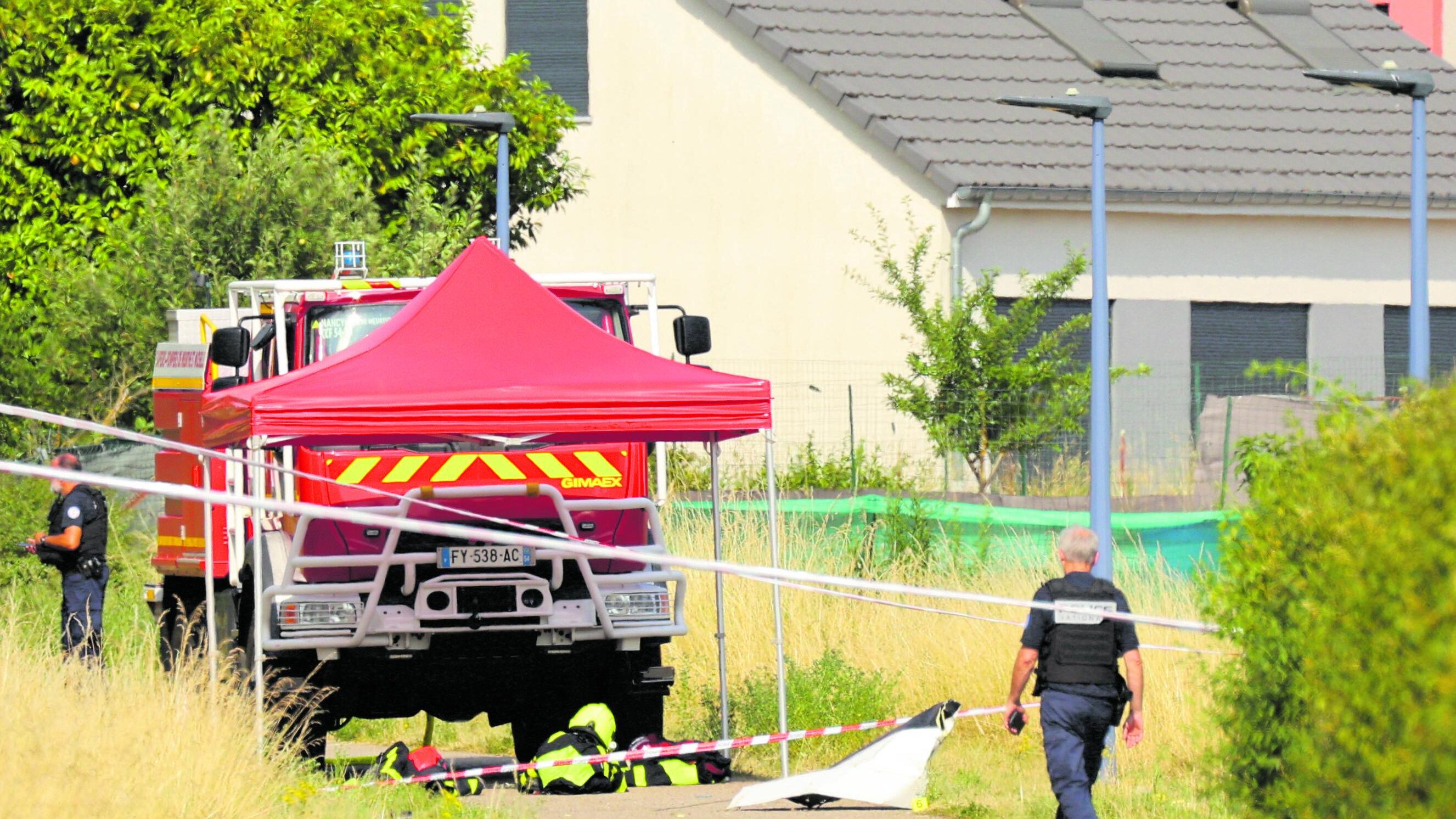 Aereo turistico si schianta vicino a Nancy. Era un "battesimo del volo": morti in 11
