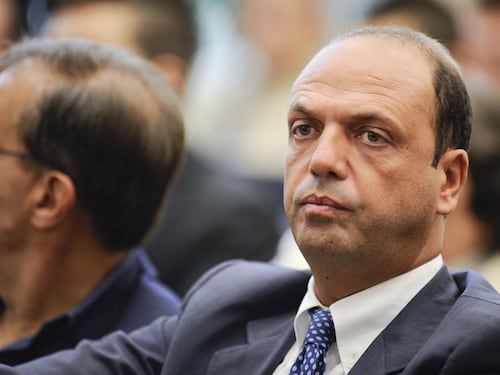 Legge di stabilità, Alfano: "Contro la ripresa economica" Bersani: "Troveremo l'accordo"