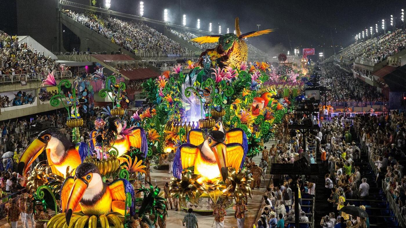 Il Covid spazza via il Carnevale di Rio. Neanche le guerre lo avevano fermato