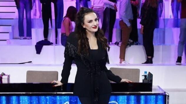 Arisa in topless: "Basta vergogne, mi voglio celebrare"