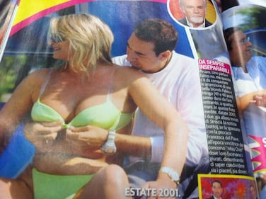 Fabio e Mingo in compagnia di una sexy modella 2