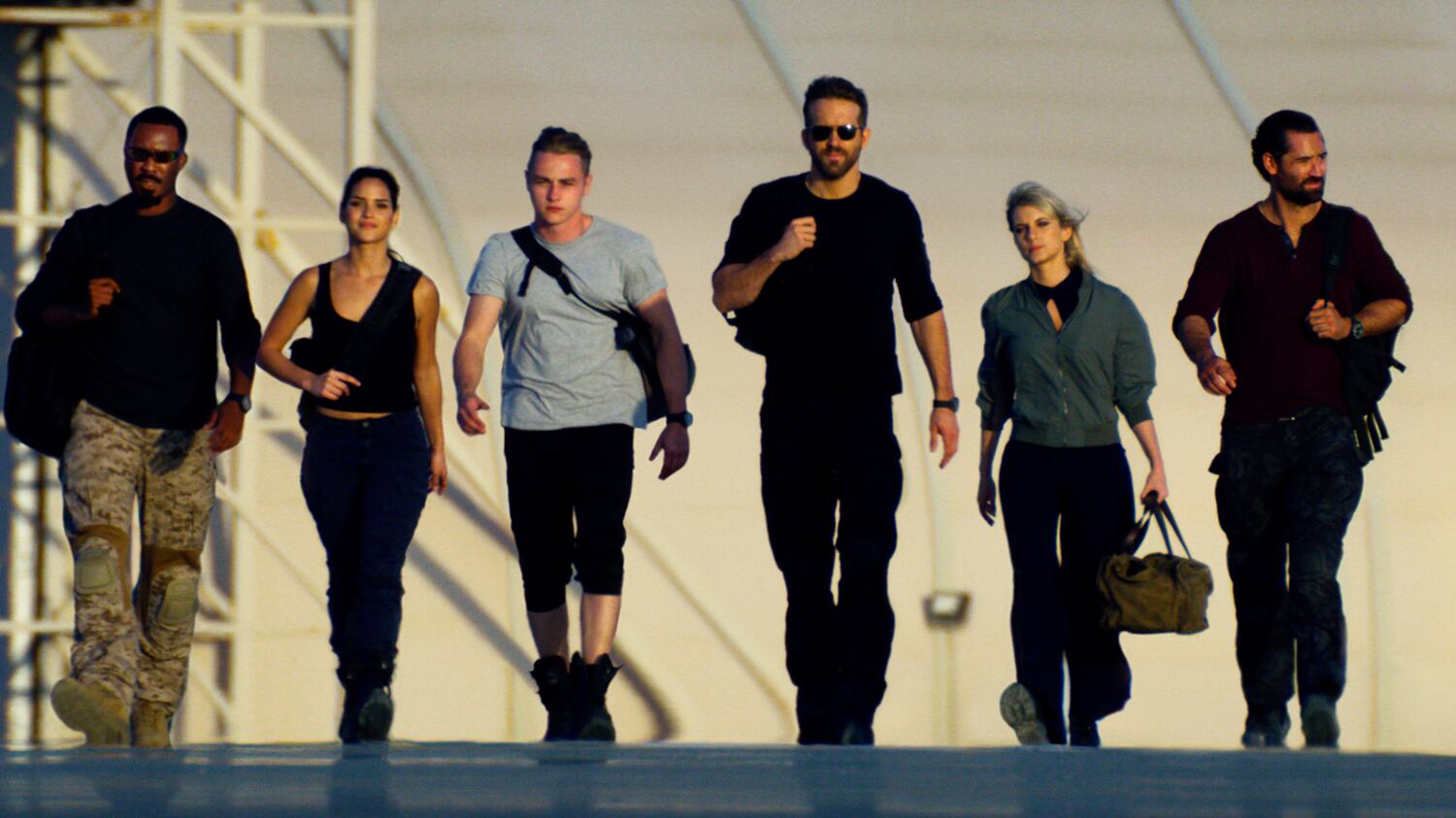 6 Underground: Ryan Reynolds nel nuovo film d'azione di Michael Bay