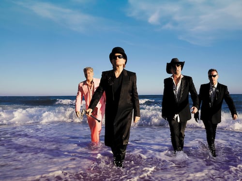 Cinquant’anni degli U2, cinque curiosità: il nuovo singolo, il volantino, il Live Aid, l’album fantasma e l’incursione al cinema