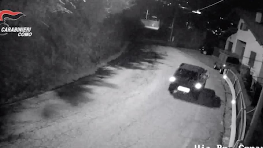 Como, baby gang danneggia 60 auto in una notte: "Ci annoiavamo"