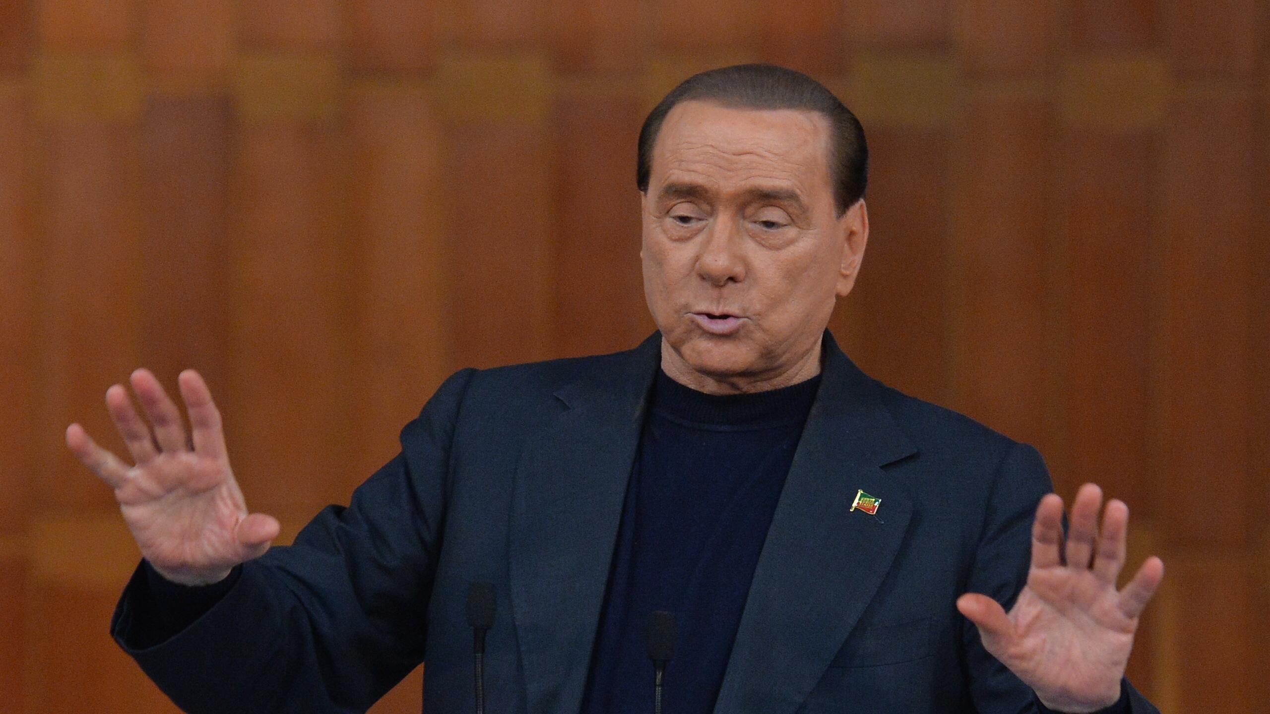 Berlusconi ai suoi: "Basta personalismi"