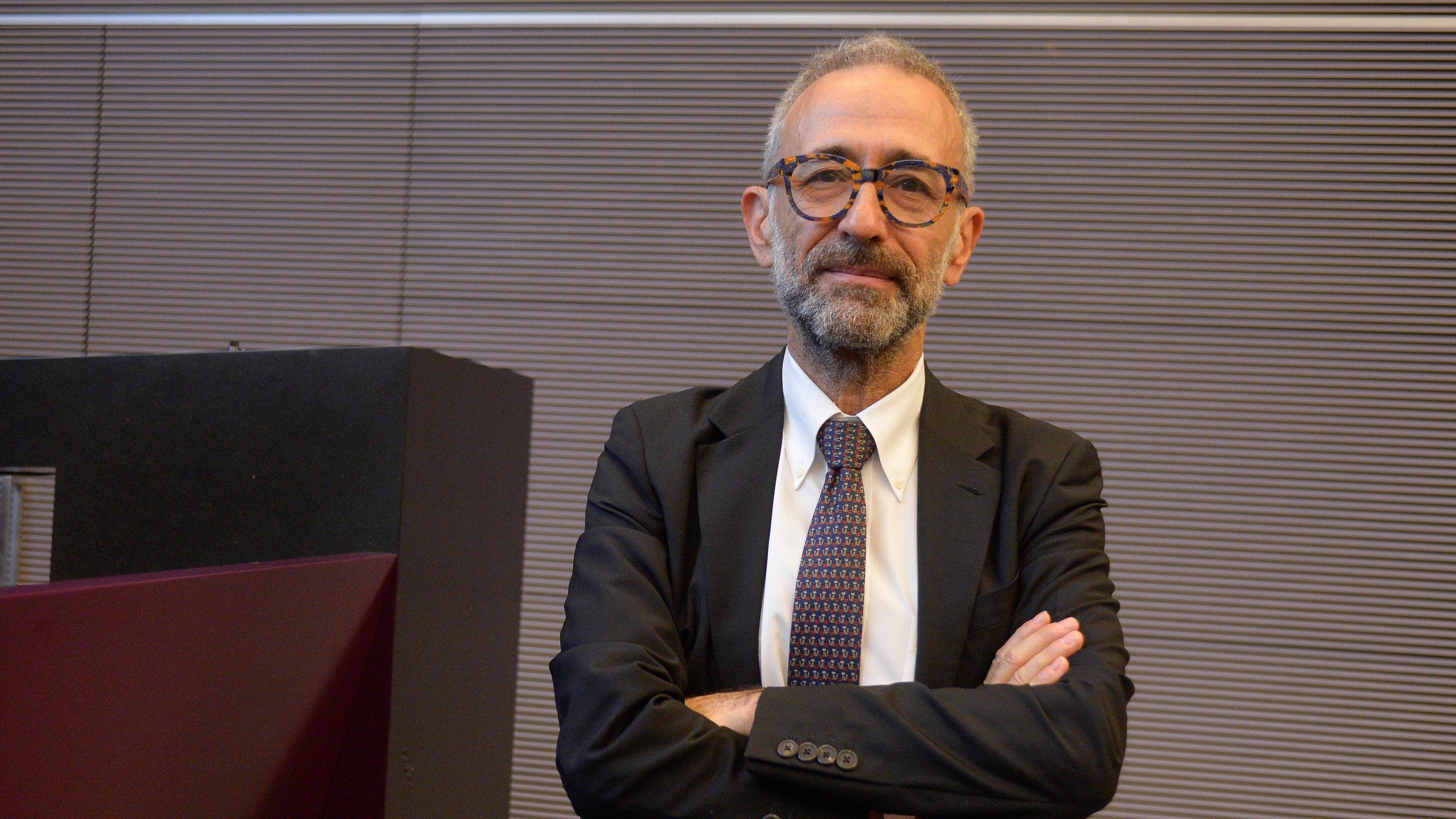 La sinistra tifa per Degni. E la Schlein non dice nulla