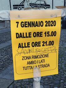Le scritte contro Salvini: "Fascista, vai a Piazzale Loreto" 1