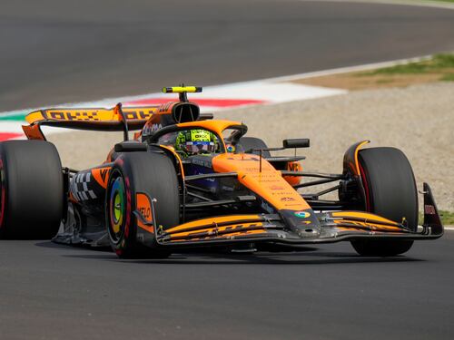 F1, McLaren fa il vuoto: Norris in pole. Leclerc in seconda fila