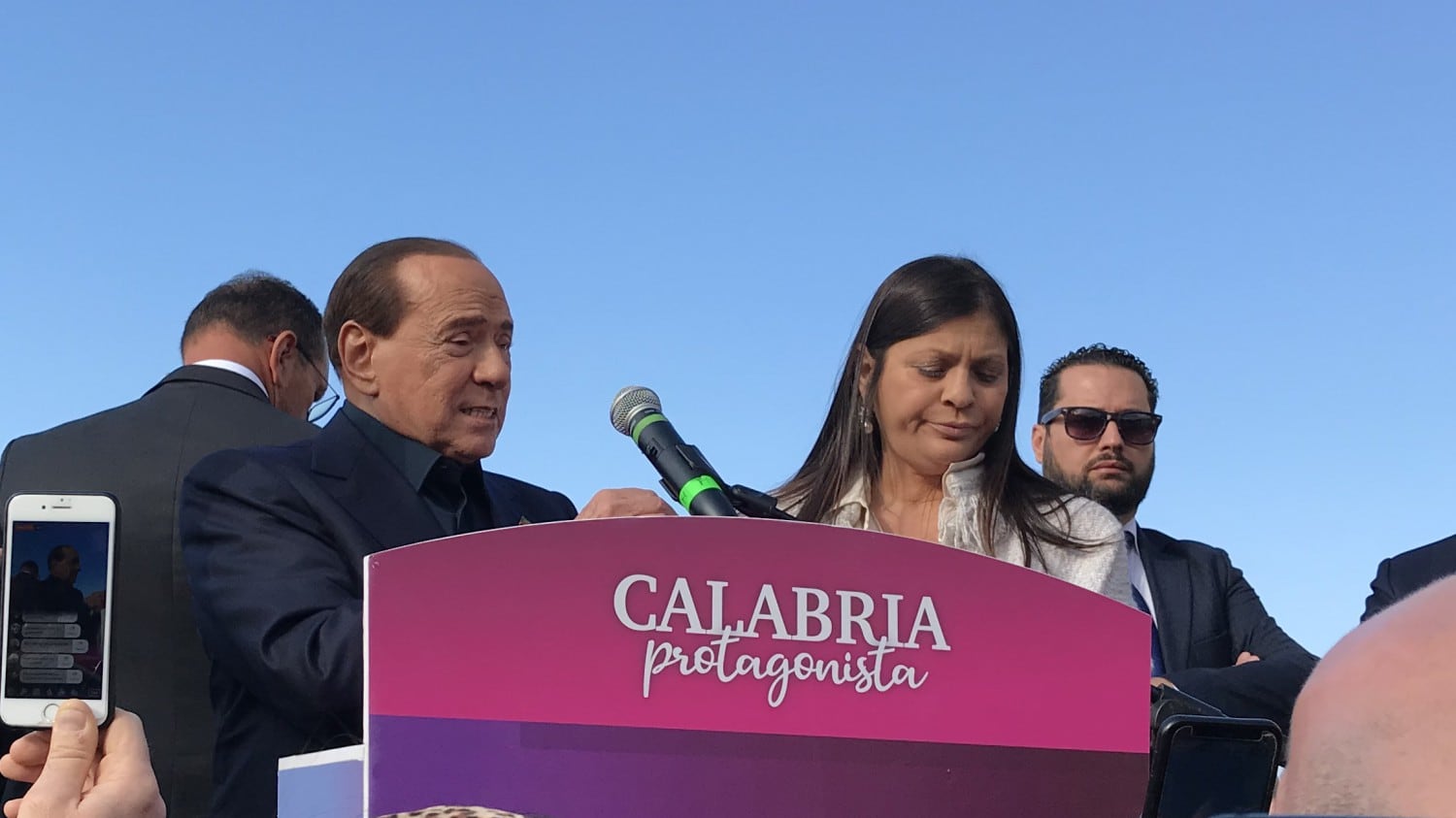 Calabria, Berlusconi festeggia e attacca: "Restituire parola agli italiani"