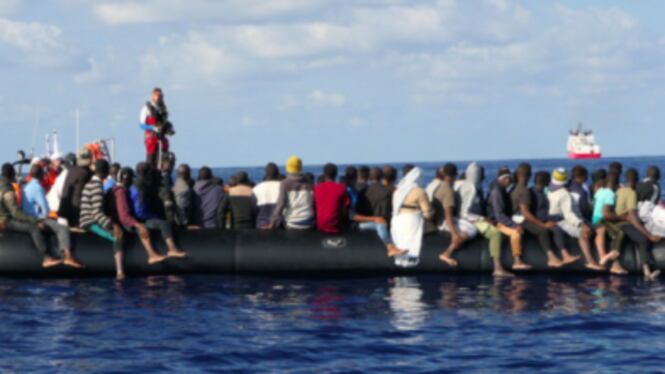 Ancora partenze dalla Libia: in 80 segnalati su un barcone in difficoltà