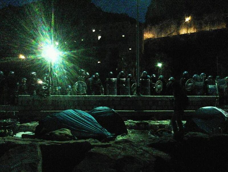 Migranti sugli scogli a Ventimiglia 3