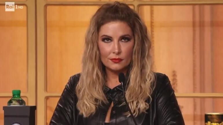 "Chiudiamo", "Gogna mediatica". Faccia a faccia finale Mietta-Lucarelli