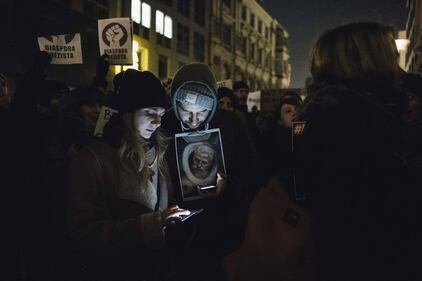 Romeni in piazza contro la corruzione 18