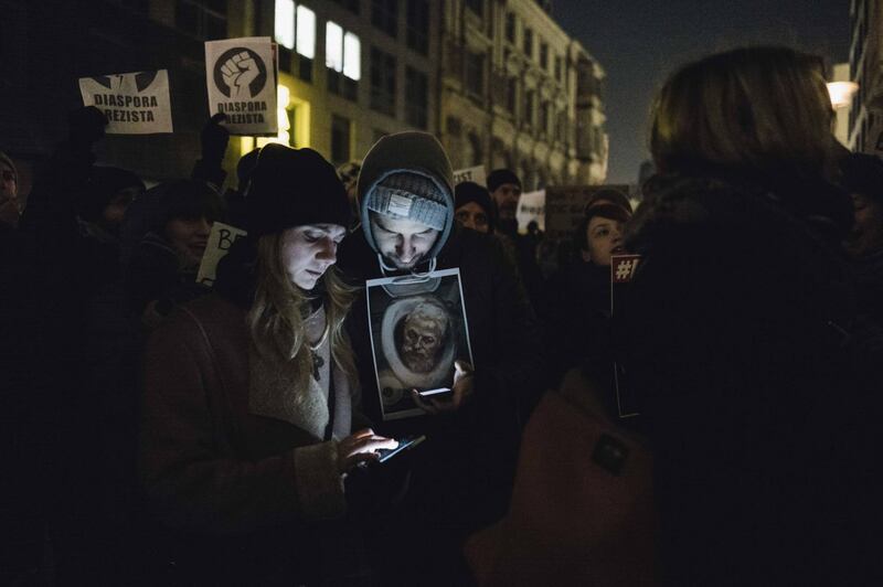 Romeni in piazza contro la corruzione 18