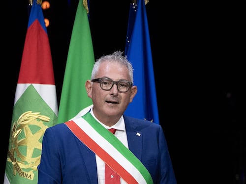 Tutto il centrodestra si ribella. “Non si rinunci alla nostra identità”