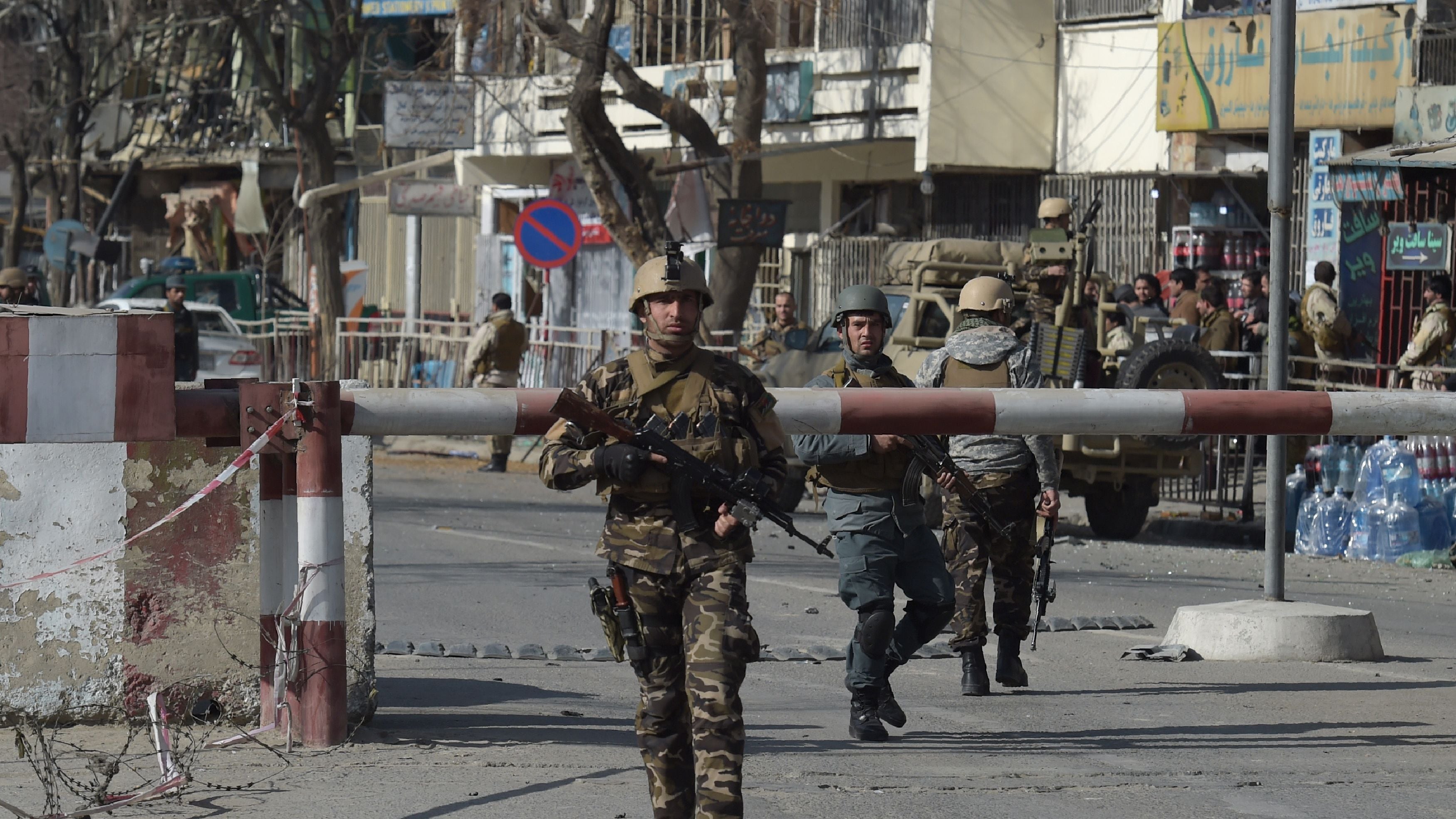 Attentato all'accademia militare di Kabul: l'Isis rivendica