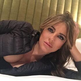 Liz Hurley, sexy bikini in India 6